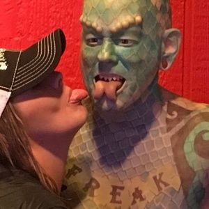 Meet your Posher, Tk